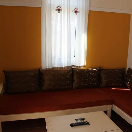 Lantana Aparts 3*