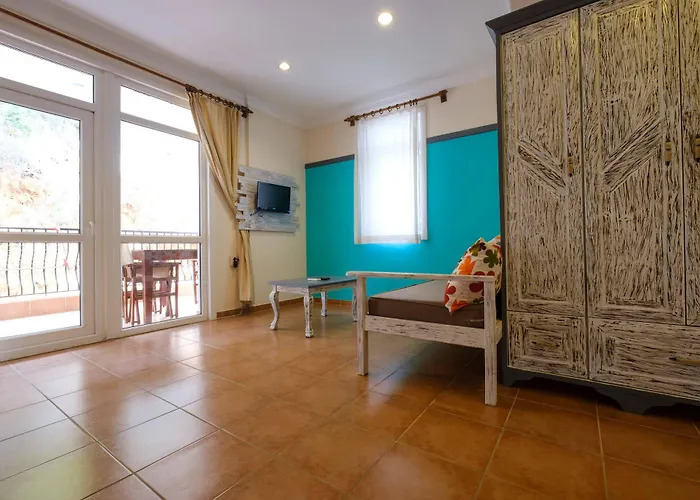 Lantana Aparts Apart Otel 2*